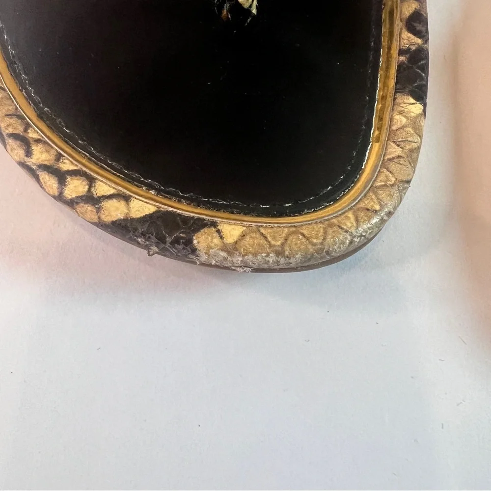 Tory Burch Miller Sandals 8M Snake Print Gold Logo Thong Flip Flop Leather - Picture 2 of 9